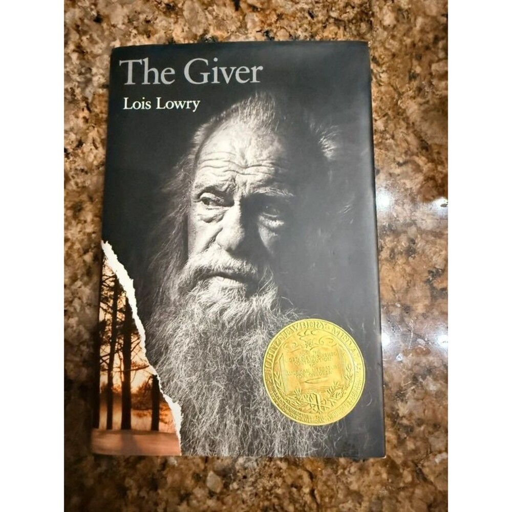 The Giver Lois Lowry Hardcover Newbery Medal Classic Original Cover